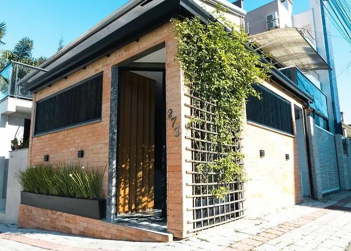 Loft Para Casal Em Bombinhas - Sem Garagem